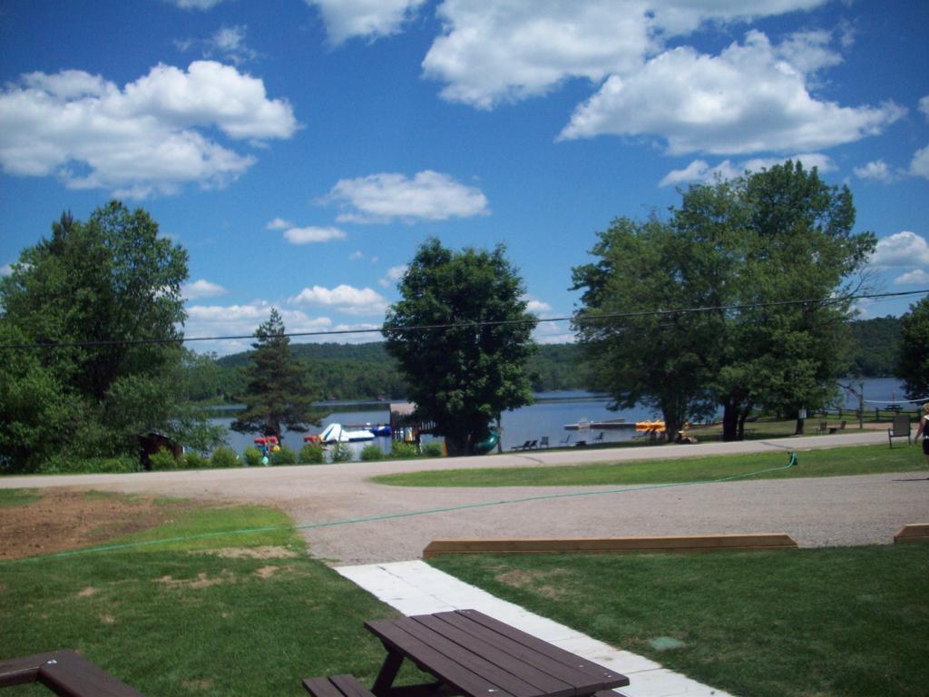 Lakewoods Cottage Oxtongue Lake الغرفة الصورة