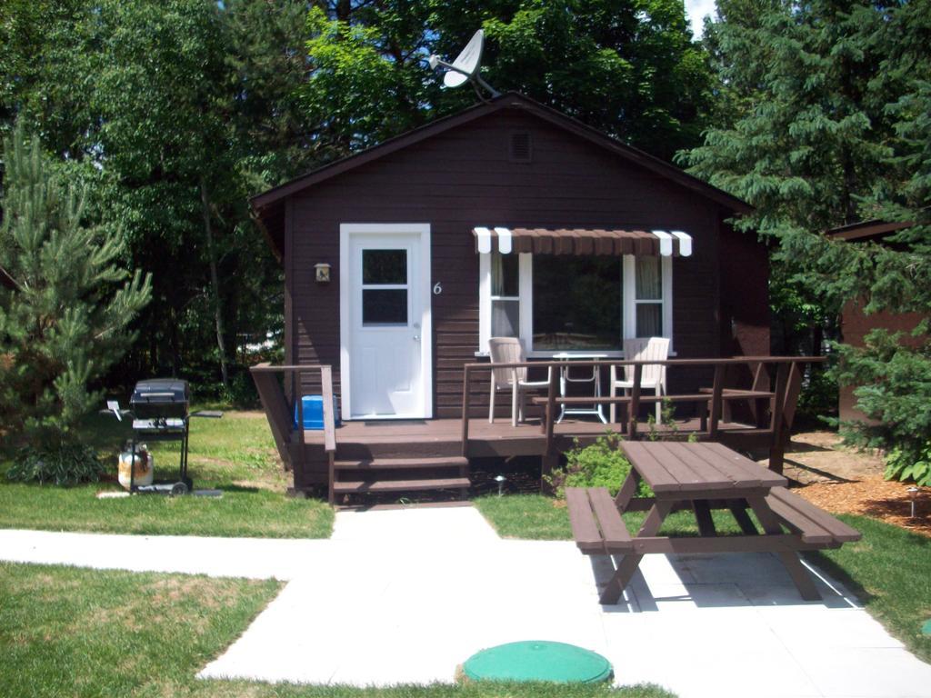 Lakewoods Cottage Oxtongue Lake الغرفة الصورة