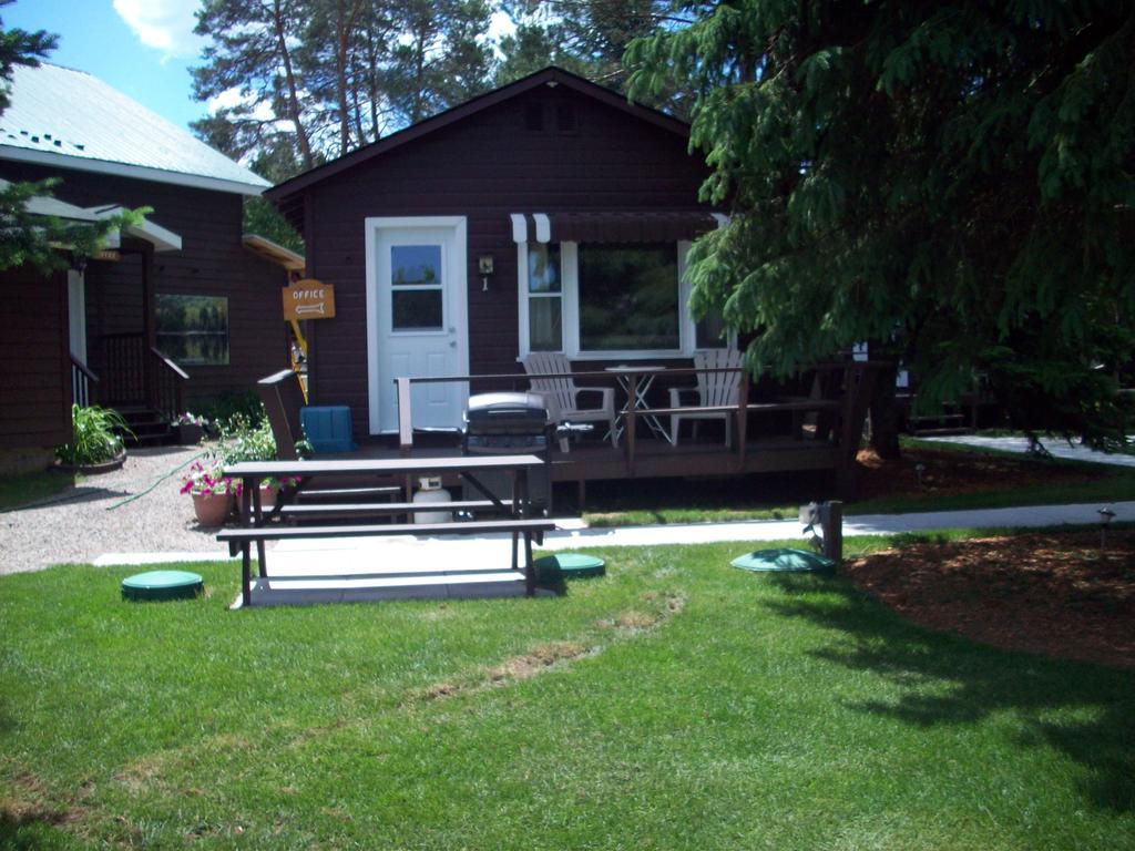 Lakewoods Cottage Oxtongue Lake الغرفة الصورة